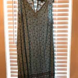 Sleeveless cotton v-neck tank dress